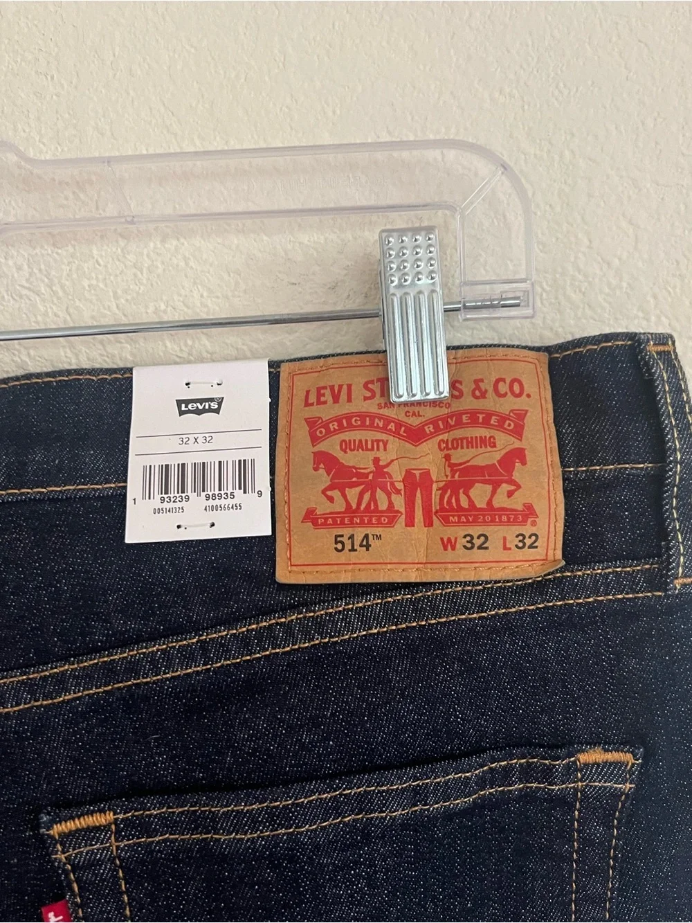 Levi's blue 514 Straight Jeans NWT 32 x 32